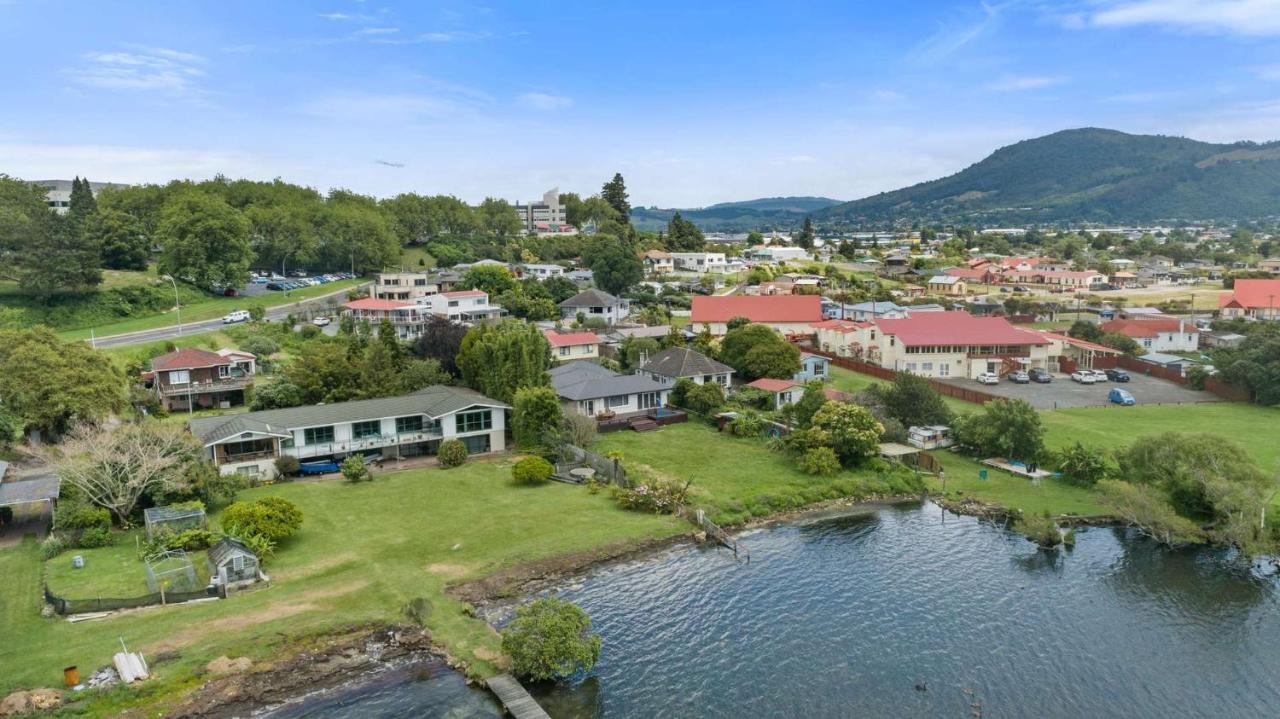 Lakeside Living - Lake Rotorua Holiday Home Esterno foto